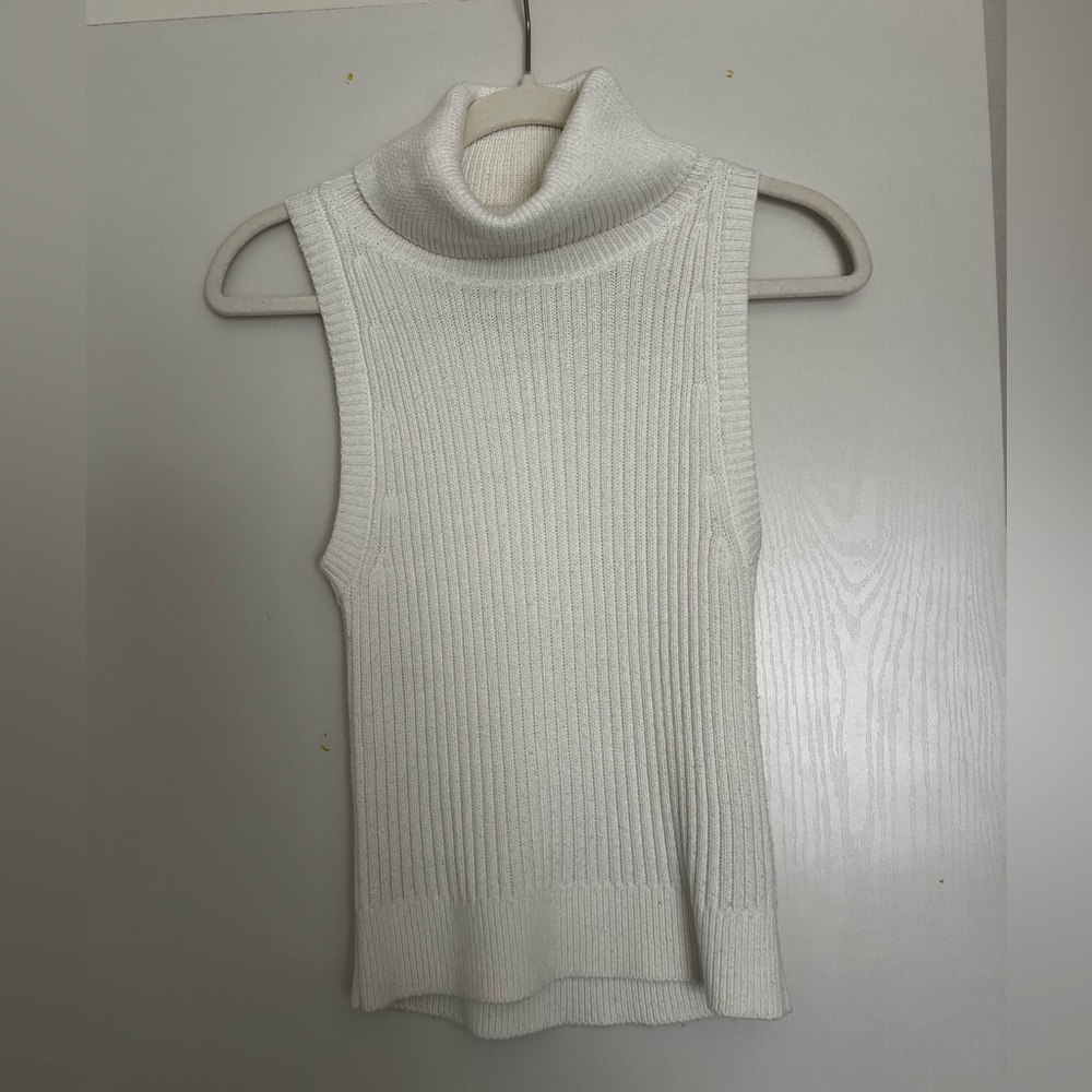 abercrombie white top, excellent condition, size s